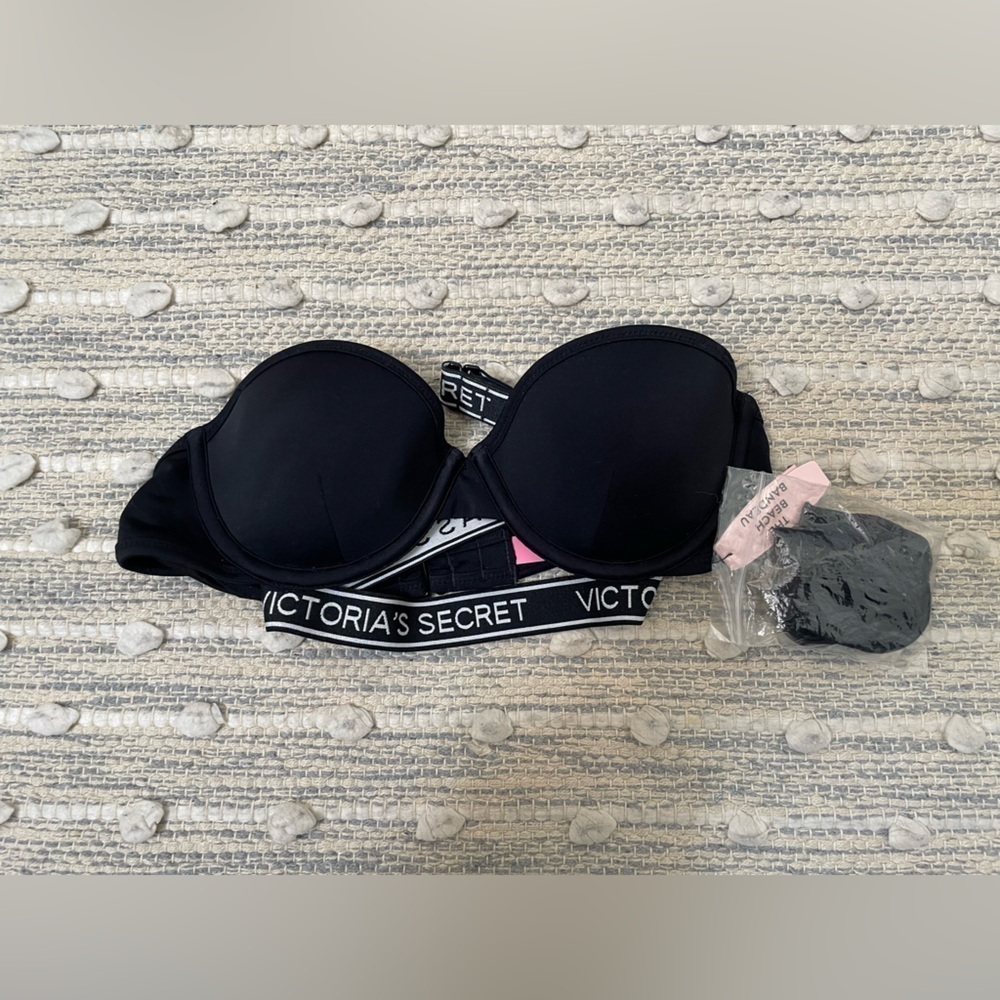 NWT Victoria Secret Swim top 32B